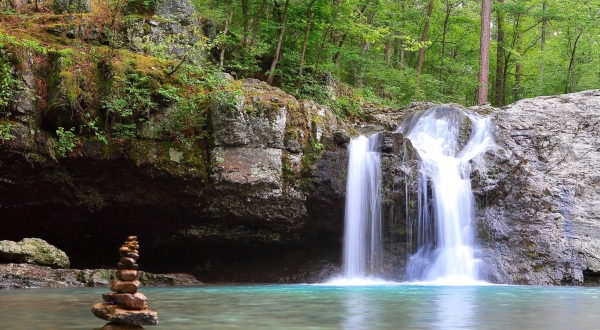 Arkansas’s Falls Branch Trail Leads To A Magnificent Hidden Oasis