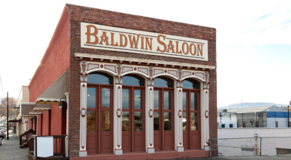 Dine At An Authentic Saloon At This Historic Restaurant In Oregon For A Trip Back In Time