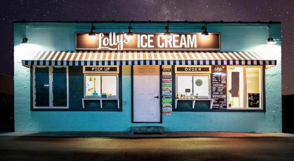 It’s Not Summer Until You’ve Ordered An Ice Cream From Lolly’s Creamery In Virginia