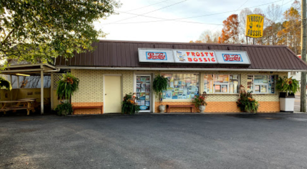 Five Dollars Will Buy You An Entire Meal From Frosty Bossie, A Must-Try Burger Joint In Southwestern Virginia