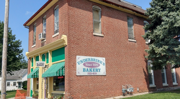 Since 1929 Underbrink’s Bakery Has Provided Mouthwatering Sweet Treats To Generations Of Illinoisans