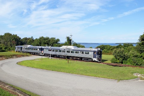 See The Most Exquisite Rhode Island Scenery On Newport & Narragansett Bay Railroad’s New Aquidneck Island Train Rides