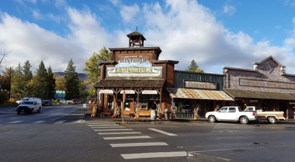 The Charming Town Of Winthrop, Washington Is Picture-Perfect For A Weekend Getaway