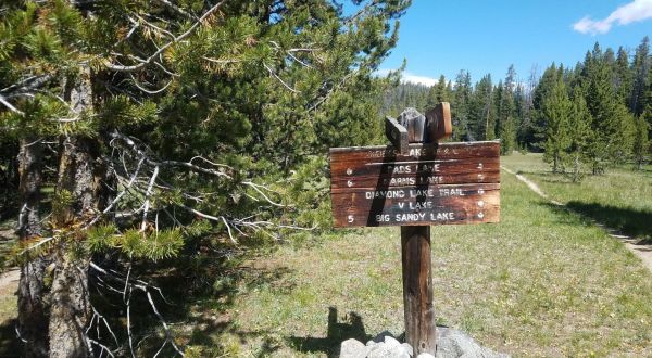 Wyoming’s Diamond Lake Trail Leads To A Magnificent Hidden Oasis
