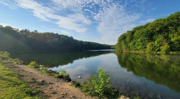 Ohio’s Gorge Overlook Loop Trail Leads To A Magnificent Hidden Oasis