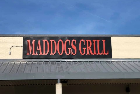 Enjoy Specialty Hot Dogs, Burgers, Wings, And More At Maddogs Grill In Alabama