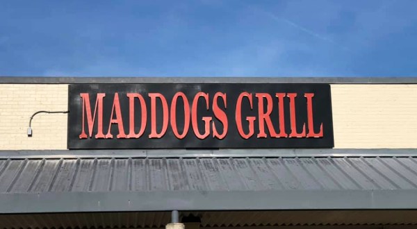Enjoy Specialty Hot Dogs, Burgers, Wings, And More At Maddogs Grill In Alabama