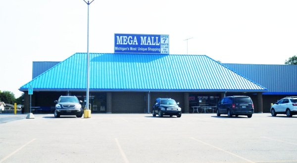 The Mega Mall Is A 40,000 Square-Foot Shopping Wonderland In Michigan That You Simply Must See