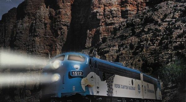 The Moonlit Train Ride At Verde Canyon Railroad In Arizona Will Give You An Evening To Remember