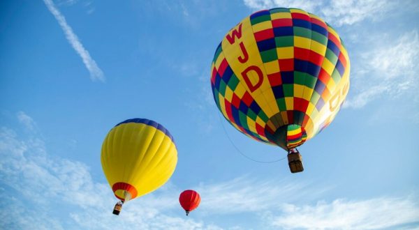 Hot Air Balloons Will Be Soaring At Oklahoma’s FireLake Fireflight Balloon Festival