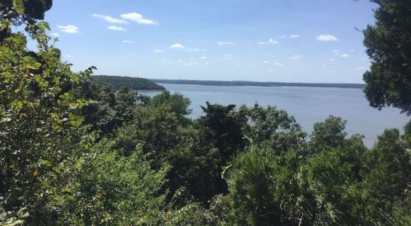With A Scenic Overlook And Large Lake, The Table Mound Trail Is One Of The Most Beautiful Hiking Trails In Kansas
