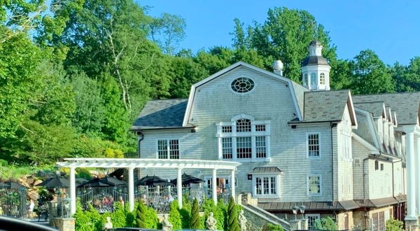 The Fabulous Vyne Restaurant In Connecticut Started As A Café To Feed Middlebury Furniture Shoppers