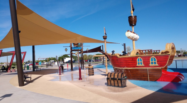 There’s A Pirate-Themed Splash Pad In Arizona Called Mansel Carter Oasis Park