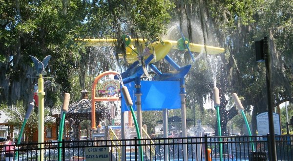 There’s A Playground And Seaplane Themed Splash Pad In Florida Called Wooton Park