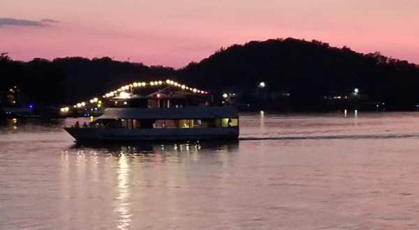 Sail On The Lake Of The Ozarks On A Candlelight Dinner Cruise In Missouri
