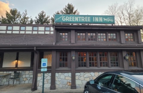 Aracri's Greentree Inn In Pittsburgh Has Been Serving Tasty American And Italian Dishes Since 1967