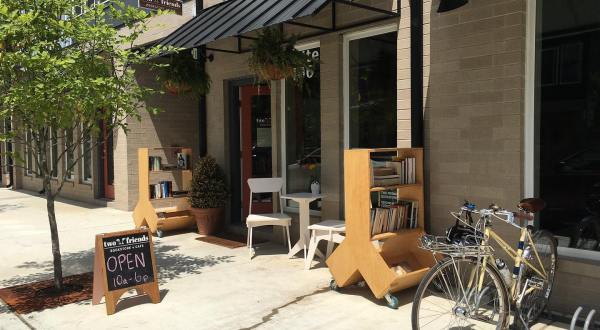 Sip Wine While You Read At This One-Of-A-Kind Bookstore Bar In Arkansas