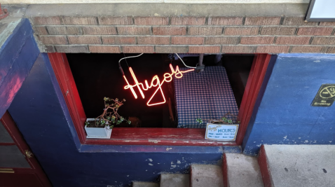 Head Underground To Hugo's, A Basement-Based Restaurant In Arkansas, For The Best Cheeseburger In The State    
