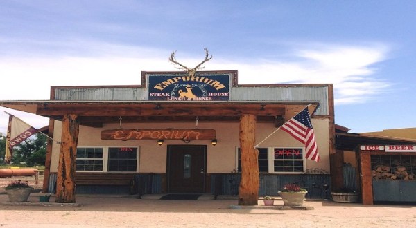 The Emporium Is A Little-Known Wyoming Restaurant That’s In The Middle Of Nowhere, But Worth The Drive