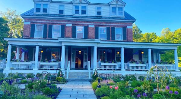 For A Truly Relaxing Weekend Away, Stay At This Charming Vermont Inn