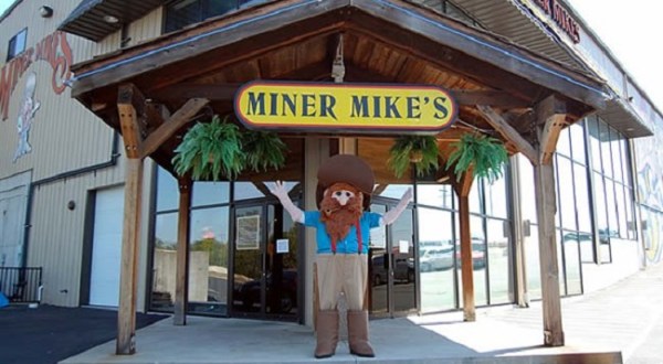 Miner Mike’s In Missouri Is A 50,000-Square Foot Indoor Playground The Whole Family Will Love