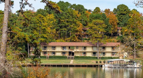 Visit Long Island Lake Resort, A Beautiful Island Resort In Arkansas