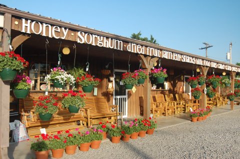 A Little Shop On Top Of A Mountain, Ozark Country Market Is An Arkansas Must-Visit   