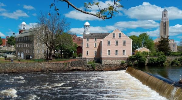 Travel Back To The Industrial Revolution By Visiting Rhode Island’s Very Own Slater Mill