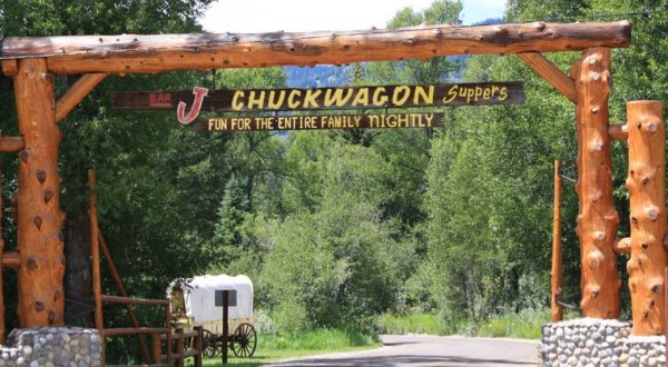 This Is The Last Year You Can Dine At The Legendary Bar J Chuckwagon In Wyoming