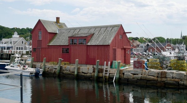 Here Are 7 Of Massachusetts’ Tiniest Towns That Are Always Worth A Visit