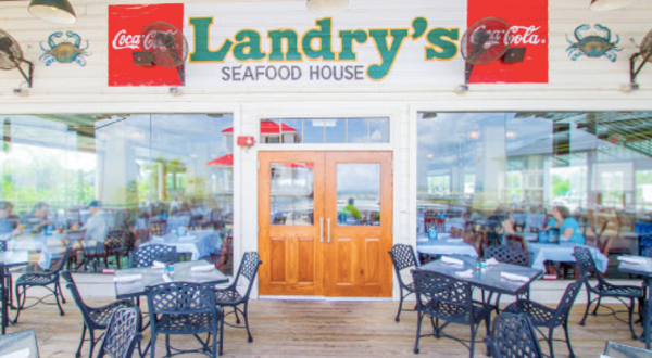 Lakefront Views And Seafood Galore Make Landry’s Seafood In New Orleans A Top Dinner Spot