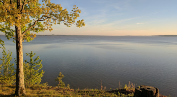Hop In Your Car And Take Grenada Lake Loop For An Incredible 50-Mile Scenic Drive In Mississippi