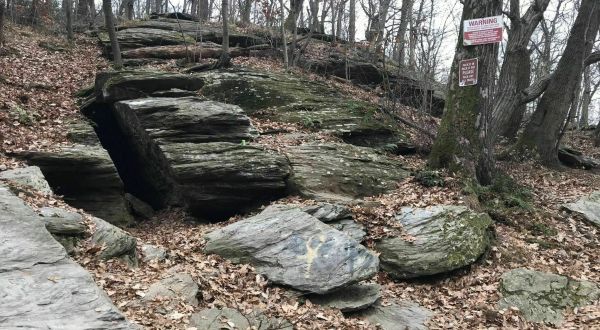 Hiking To Wind Cave, An Aboveground Cave In Pennsylvania Will Give You A Surreal Experience