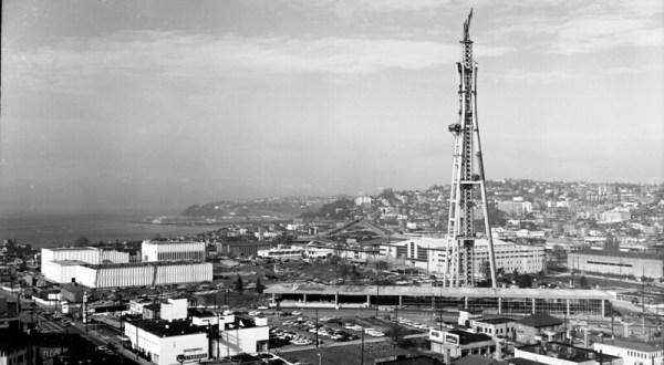 6 Rare Photos Taken During The Space Needle Construction That Will Simply Astound You