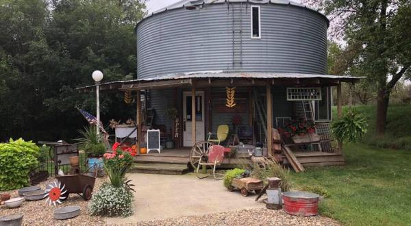 This Charming Getaway In Le Mars, Iowa Used To Be A Grain Bin And An Antique Store