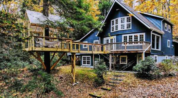 Wake Up On Top Of A Mountain At This Pocono Mountains Airbnb In Pennsylvania