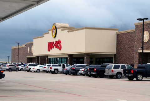 The World's Largest Convenience Store, Buc-ee's Is Coming To Mississippi