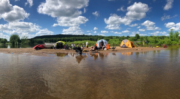 A Magical Wisconsin River Trip Takes Paddlers To A Deserted Sandbar So They Can Sleep Under The Stars