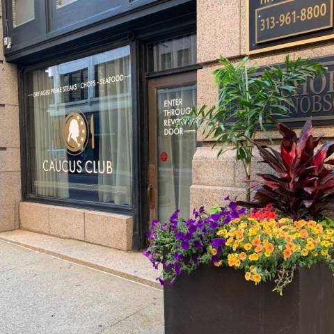 Caucus Club Is An Old-School Steakhouse In Detroit That Hasn't Changed In Decades
