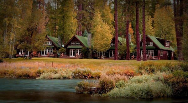 This River Cabin Resort In Oregon Is The Ultimate Spot For A Getaway