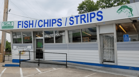 This Roadside Fish Shack In Minnesota Doesn't Look Like Much, But They Serve Up Mouthwatering Fish And Chips