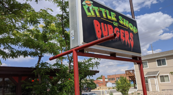 This Horror-Themed Burger Bar In Wyoming Is A Must-Visit