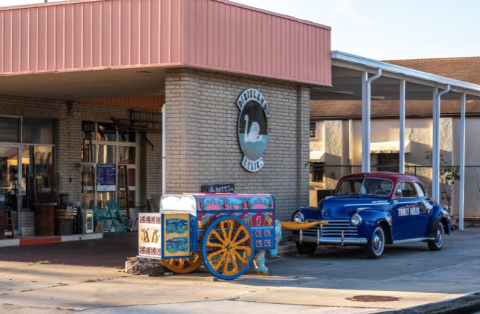 Dixieland Relics In Florida Is An Eclectic Antique Store Bursting With Character