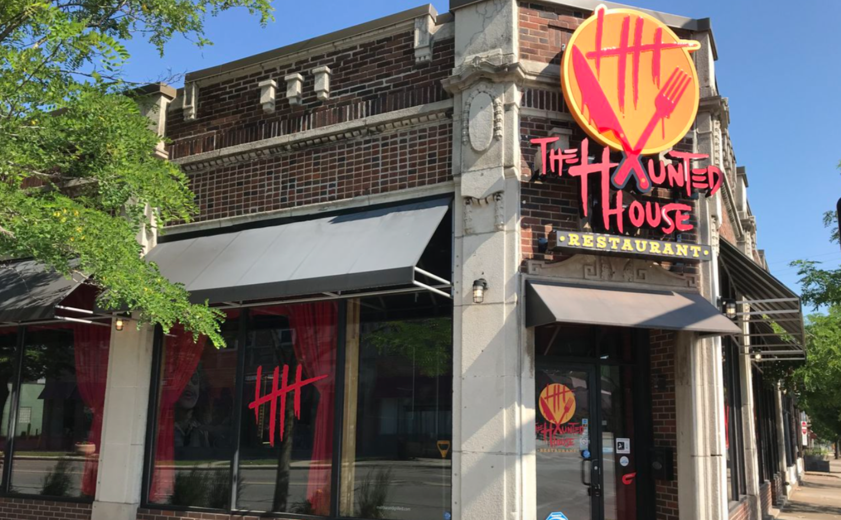 A Horror Movie-Themed Restaurant With Scary Good Food, The Haunted House Restaurant In Cleveland, Ohio, Is a Must-Visit