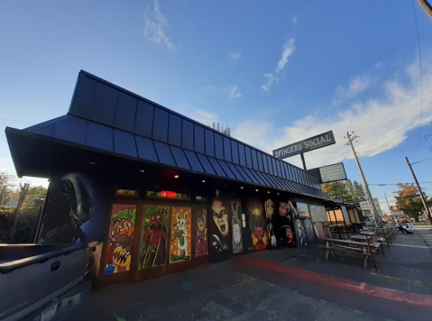 A Horror Movie-Themed Bar With Scary Good Food, 2 Fingers Social In Washington Is A Must-Visit