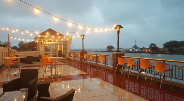 Dine With Amazing Waterfront Views At Jetty At The Port In New York