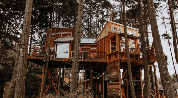 Enjoy Views Of The Strait Of Juan De Fuca From This Cozy Treehouse Cabin In Washington