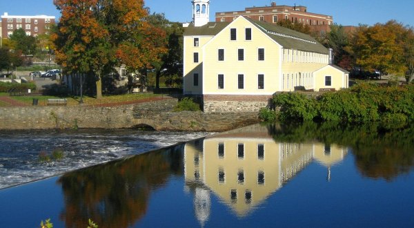 One Of The Most Unique Towns In America, Pawtucket Is Perfect For A Day Trip In Rhode Island