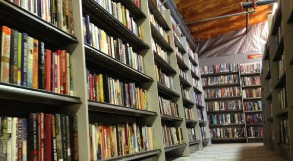 This Single-Story Behemoth Of A Bookstore In Delaware, The Dollar Book Shuffle, Is Like Something From A Dream