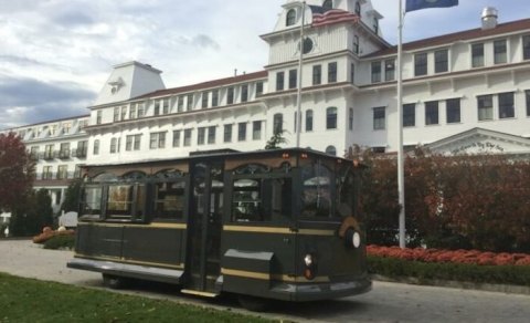 New England Curiosities Is A Magical Trolley Ride In New Hampshire That Most People Don't Know About